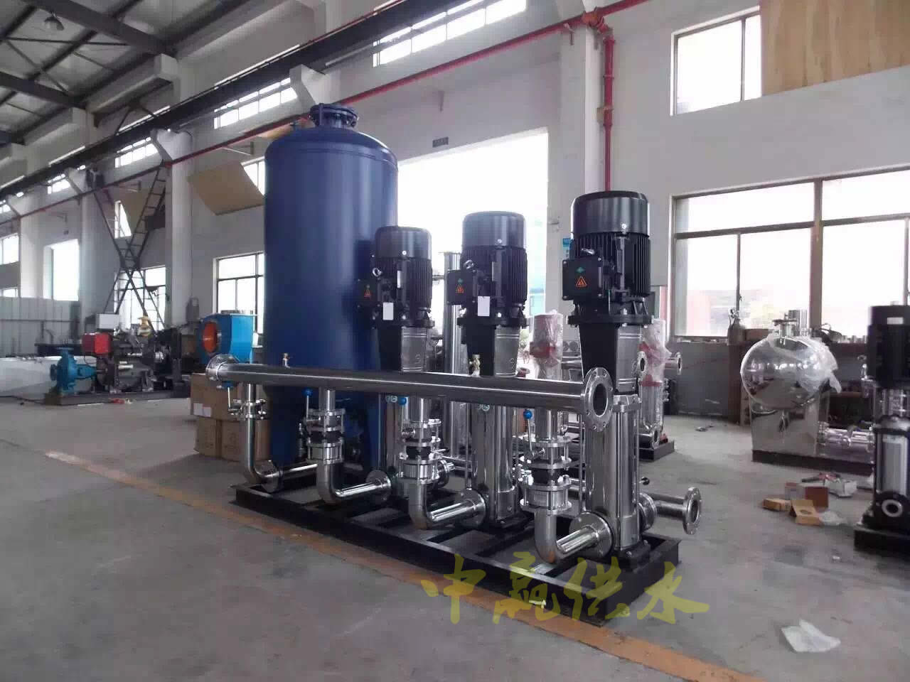 現代化的氬弧焊自動焊接設備讓供水設備品質更有保障